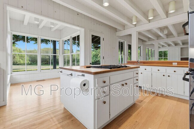 Building Photo - 5151 Nicasio Valley Rd