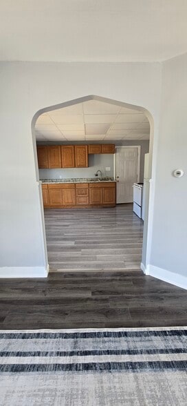 Building Photo - 257 Webber Ave