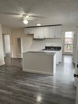 Building Photo - 423 E 82nd St