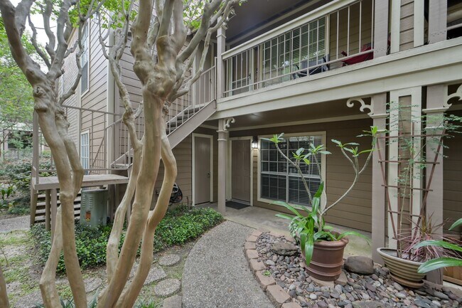 Building Photo - 1860 White Oak Dr