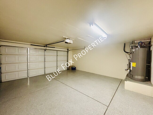 Building Photo - 10451 N Calle Verano Seco