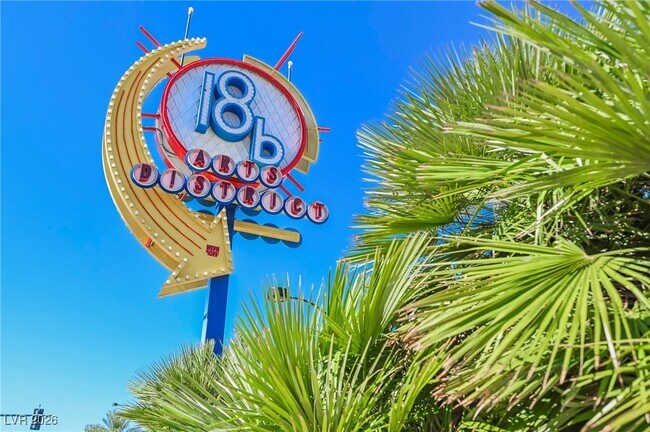 Building Photo - 353 E Bonneville Ave