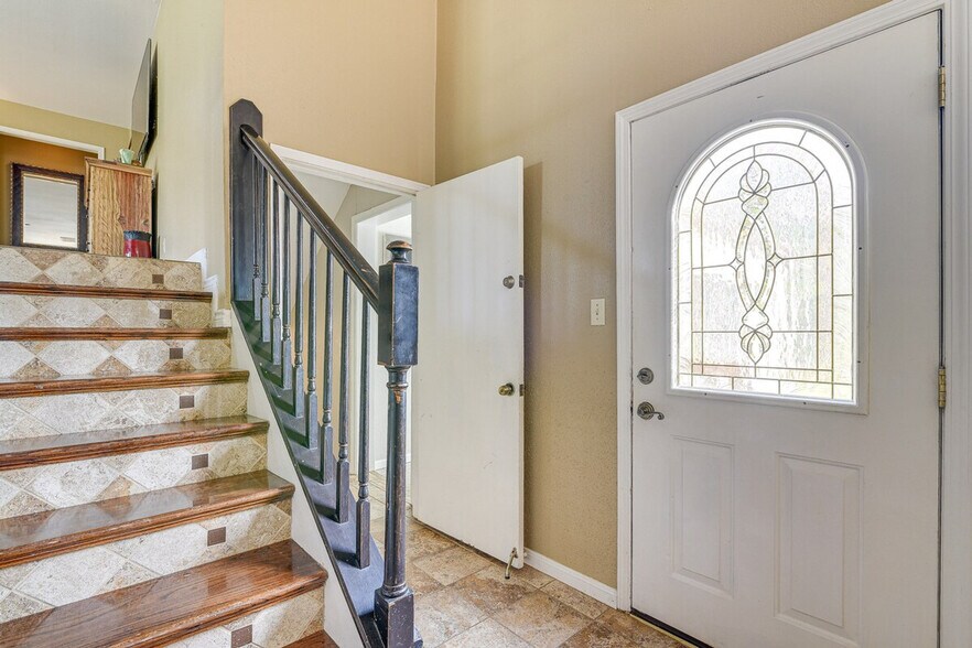 Building Photo - 18654 Martinique Dr