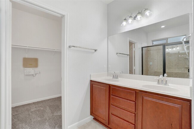 Building Photo - 10514 Kentington Oak Dr