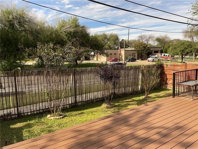 Building Photo - 2001 Faro Dr