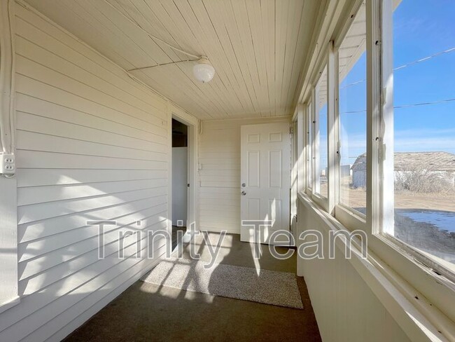 Building Photo - 6028 County Rd 3 1/4