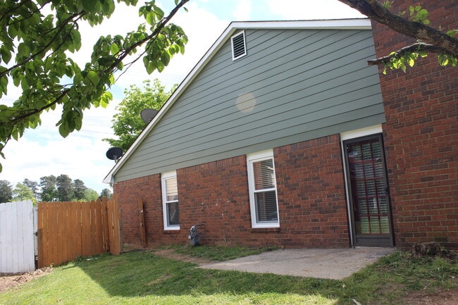 Building Photo - 5540 Everglades Trail