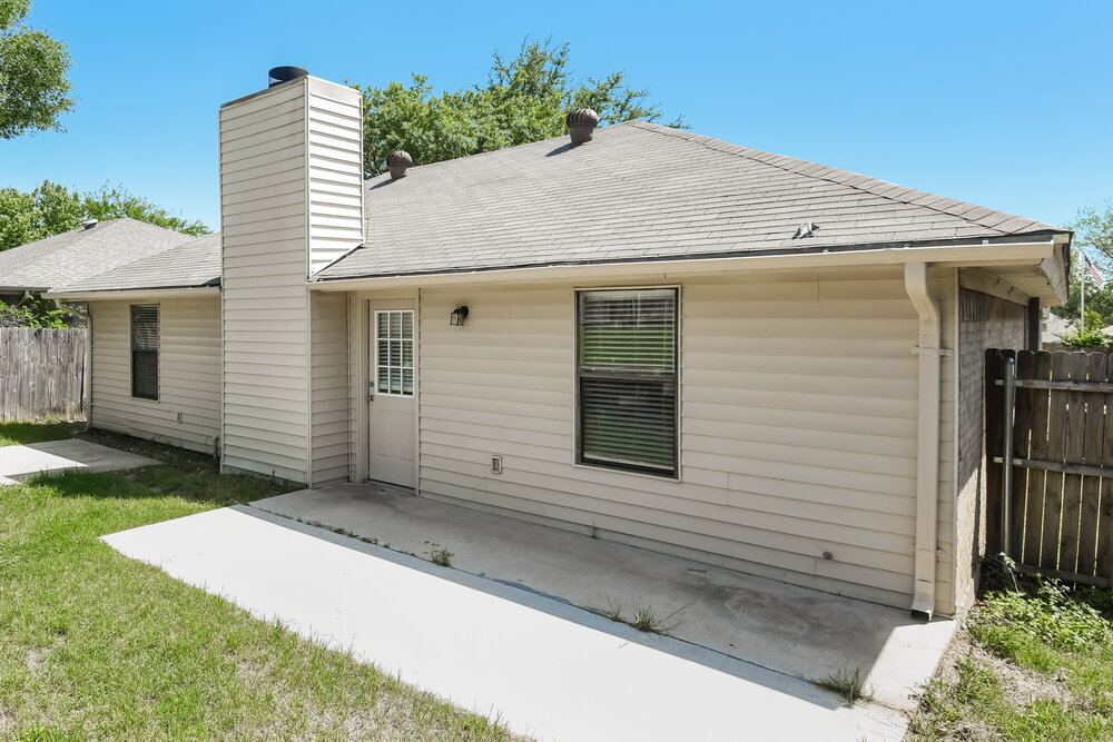 Building Photo - 224 N Bugle Dr