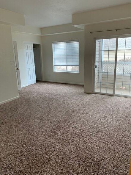 Master bedroom - 2464 Thunder Mountain Dr