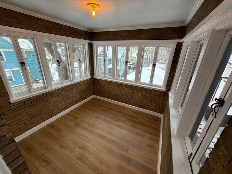 Building Photo - 1160 Monroe Ave