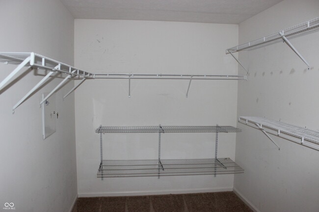 Building Photo - 5064 Gunston Ln