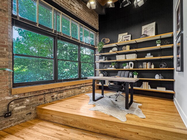 Building Photo - 407 N Elizabeth St
