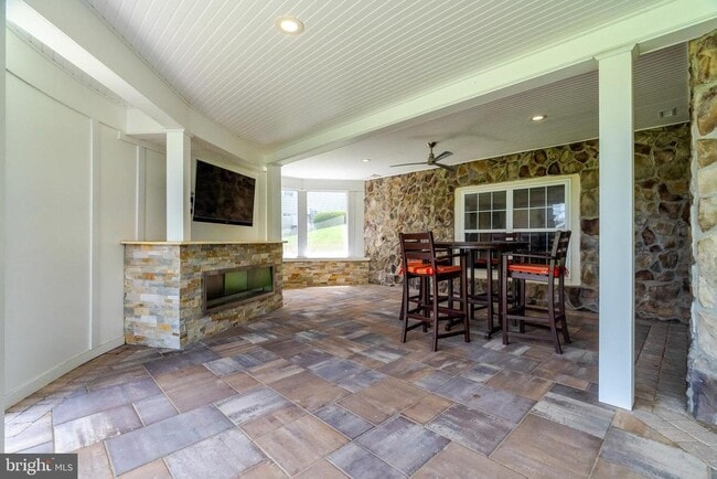 Building Photo - 22374 Dolomite Hills Dr