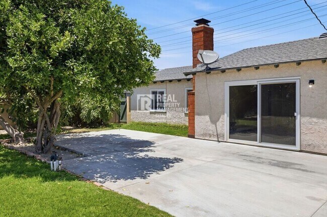 Building Photo - 5082 Edinger Ave