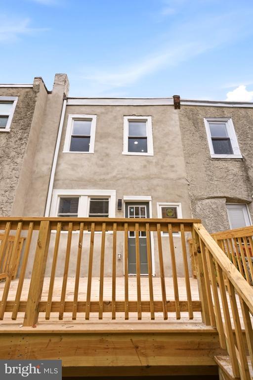 Building Photo - 512 S Yewdall St