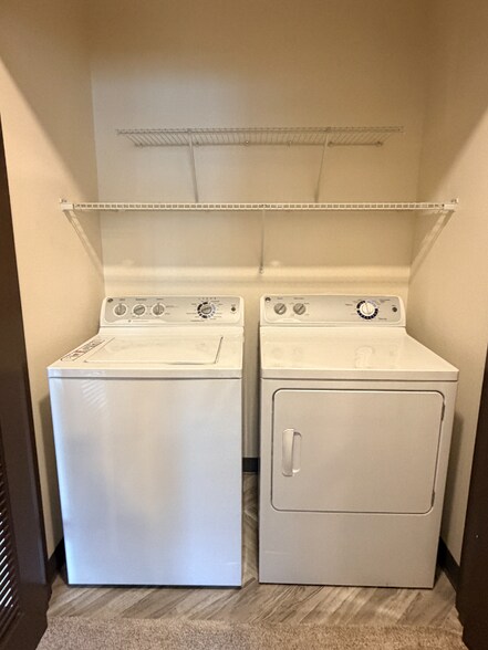 Building Photo - 580 8th Ave NE