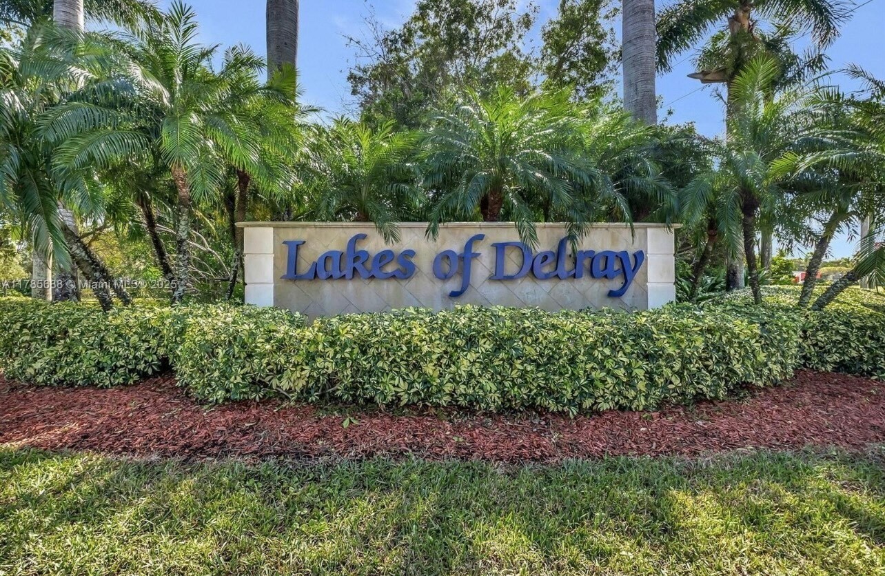Entry of gated secured community - 15492 Lakes of Delray Blvd