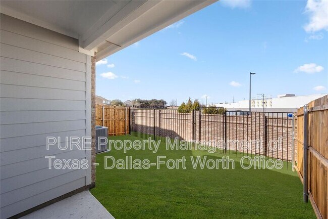 Building Photo - 241 Berthe Ct