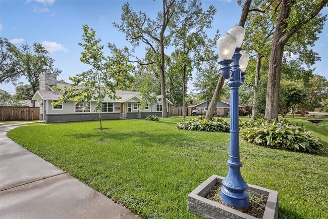 Building Photo - 4014 Tilson Ln