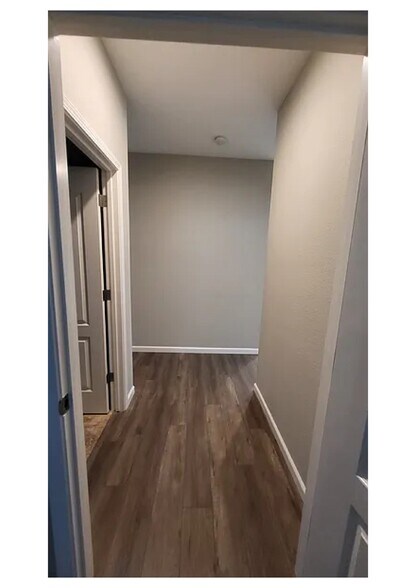 Building Photo - 1750 Bella Lago Dr
