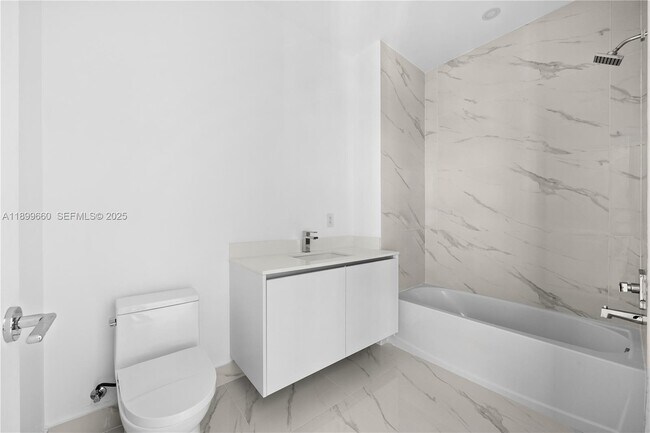 Building Photo - 700 NE 24th St