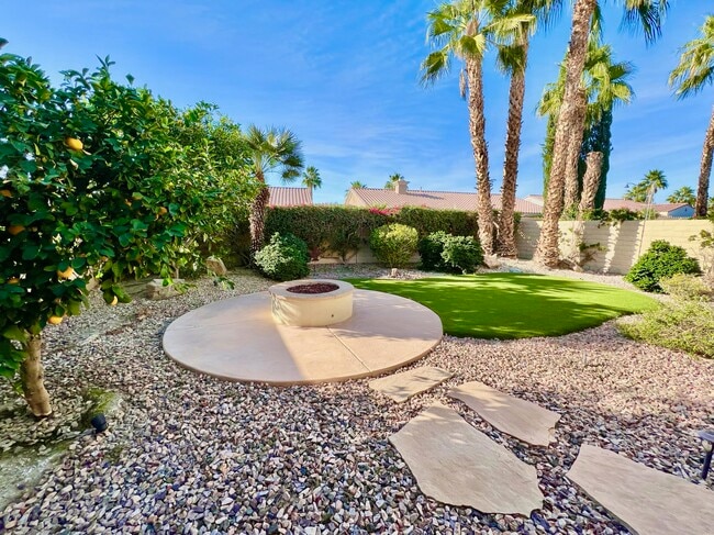 Building Photo - 40759 Calle Guapo