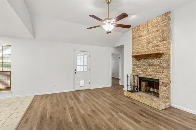 Building Photo - 1802 Ramona Cir