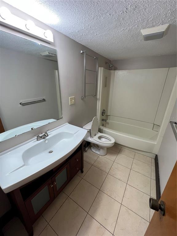 Building Photo - 808 Pinewood Ct