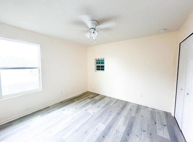Building Photo - 1334 Lotus St SE