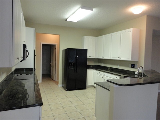 Building Photo - 10618 Bamboo Rod Cir