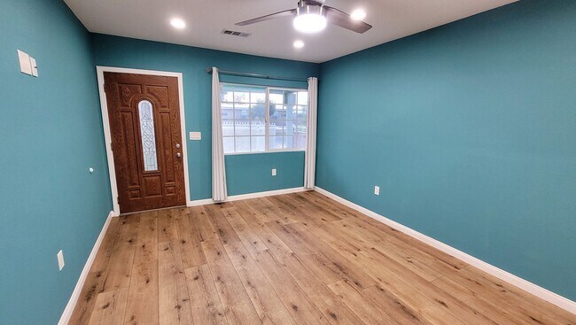 Building Photo - j13531