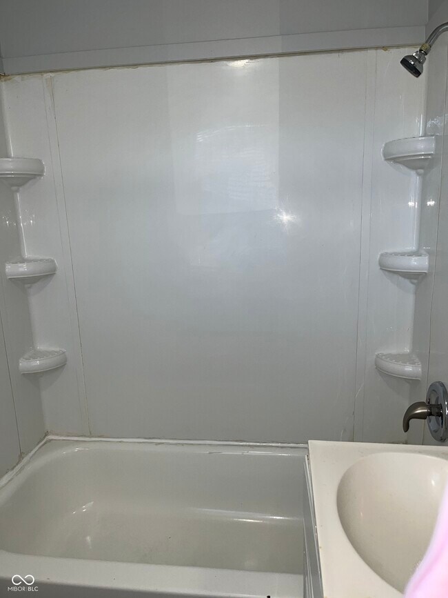 Building Photo - 1836 E Minnesota St