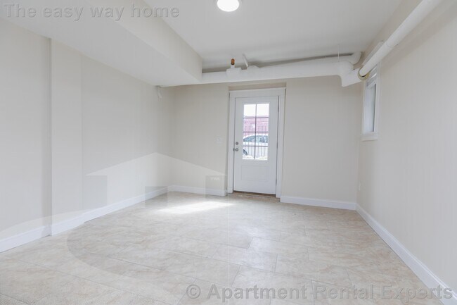 Building Photo - 3 Linnaean St