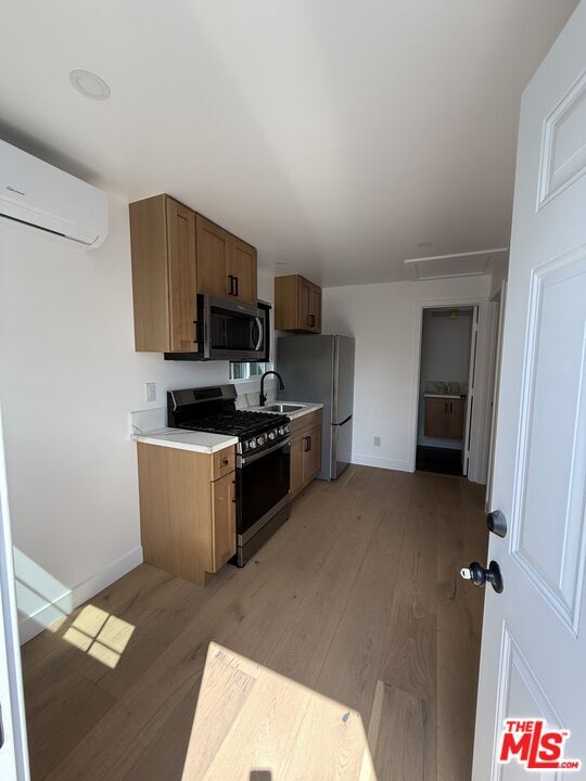 Building Photo - 9506 San Pedro St