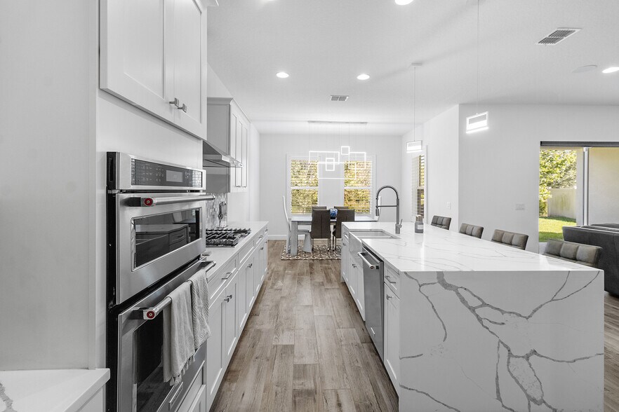 Building Photo - 7531 Mandarin Grove Way