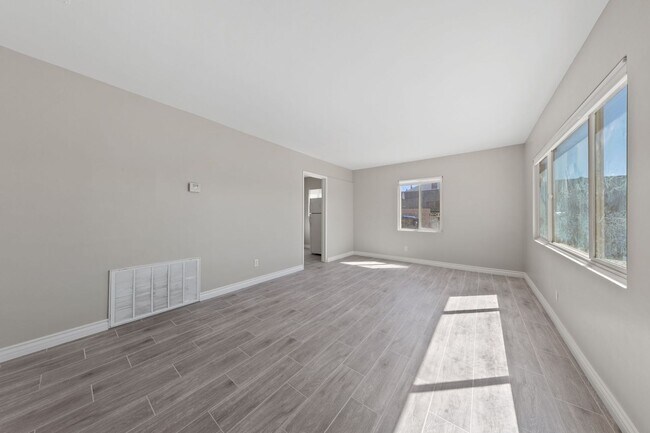 Building Photo - Rare 4-Bedroom Single-Story Home in Henderson