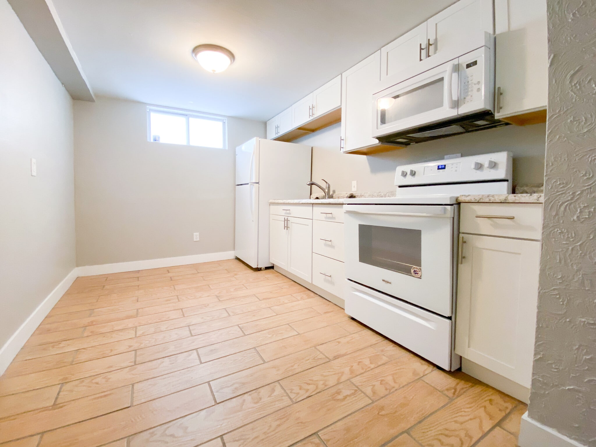 Building Photo - 245 Lomax St