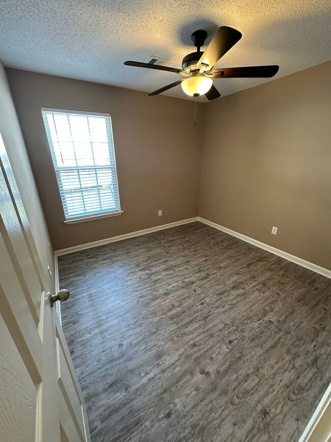 Building Photo - 107 Butterfield Crossing