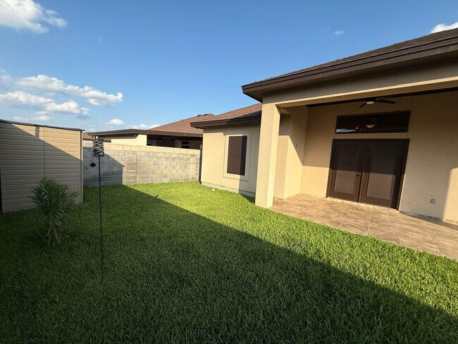 Building Photo - 216 Canyon Oak Dr