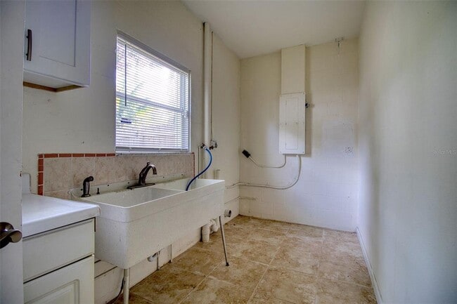 Building Photo - 555 54th St N