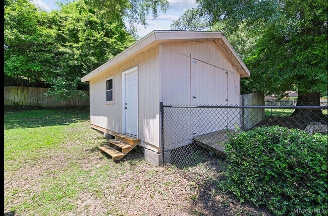 Building Photo - 3920 Meredith Dr