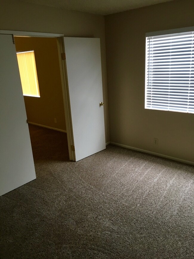 Building Photo - 2201 Pinon Springs Cir