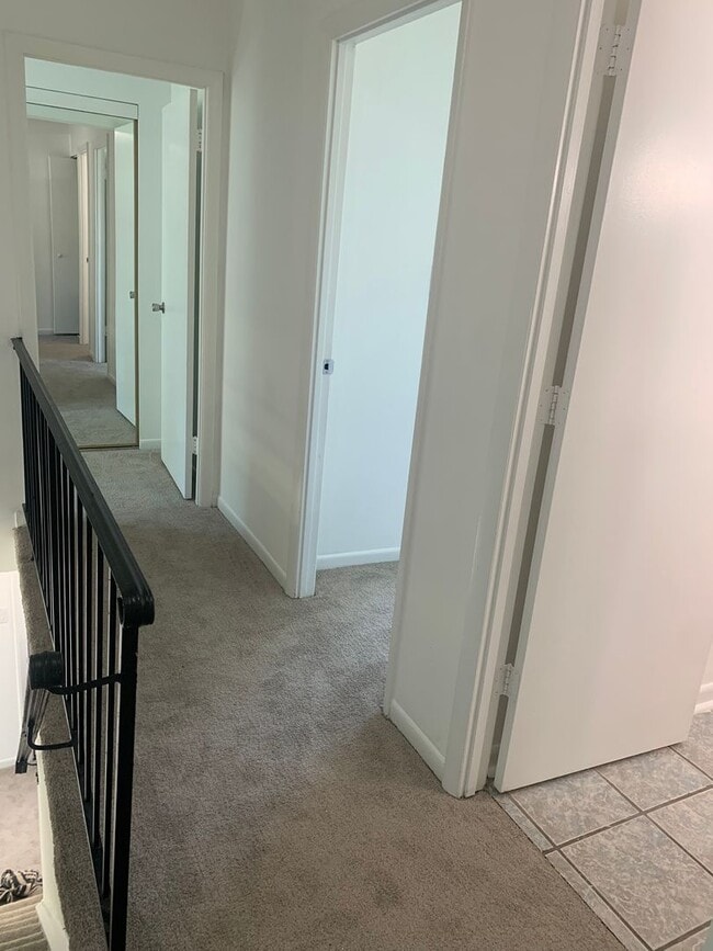 Building Photo - 2 Story, 3 bedroom, 1.5 bath Townhome in Glen Burnie