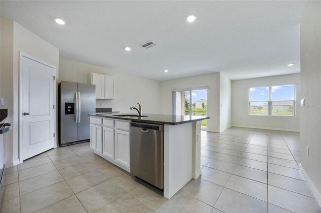 Building Photo - 652 Greymount St