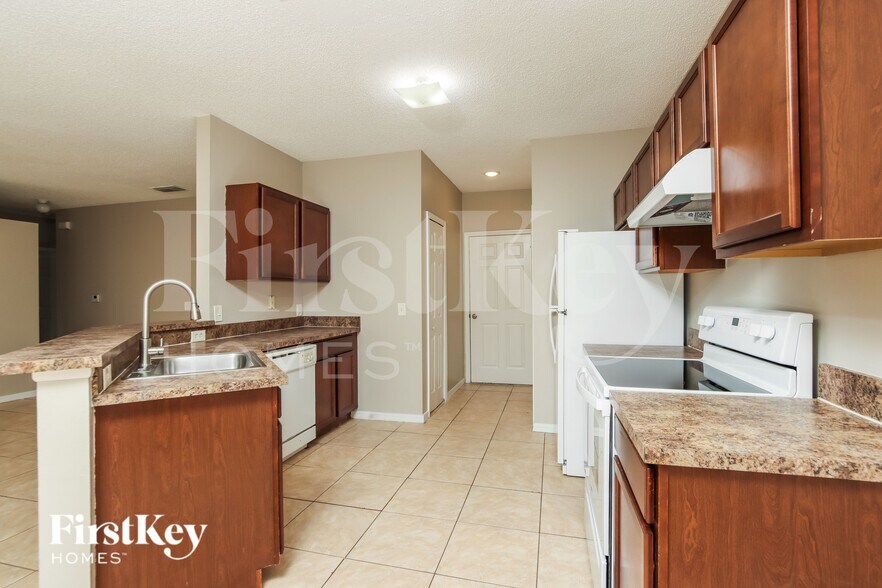 Building Photo - 133 Dahl Ave