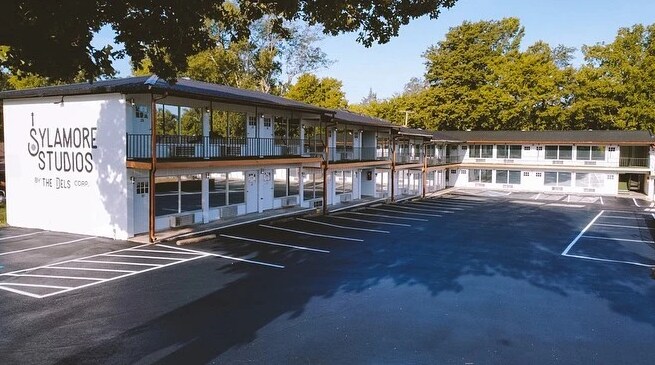 Building Photo - 428 Sylamore Ave