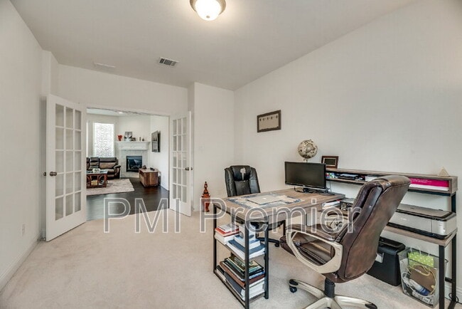 Building Photo - 15404 Pioneer Bluff Trail