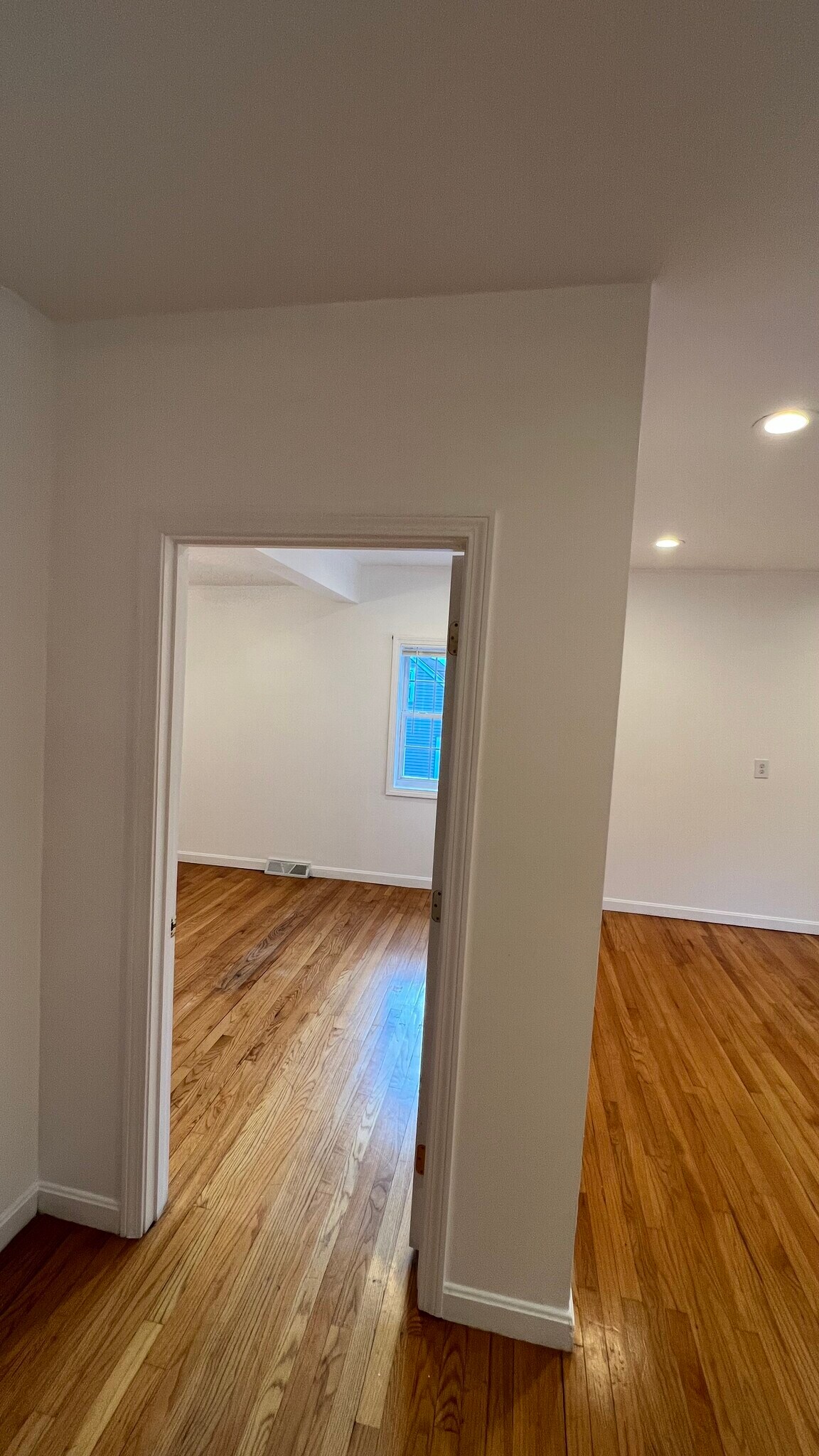 Building Photo - 2800 Hartford Ave