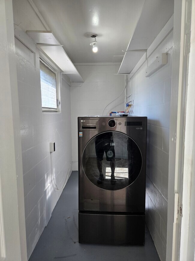 Building Photo - 719 W Palmetto St