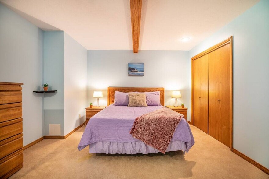 Building Photo - 4094 Quarry Dr